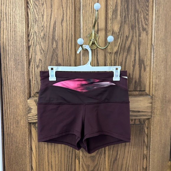 lululemon athletica Pants - Lululemon Boogie Short Full-On Luon Roll Down Reversible Burgundy Size 10